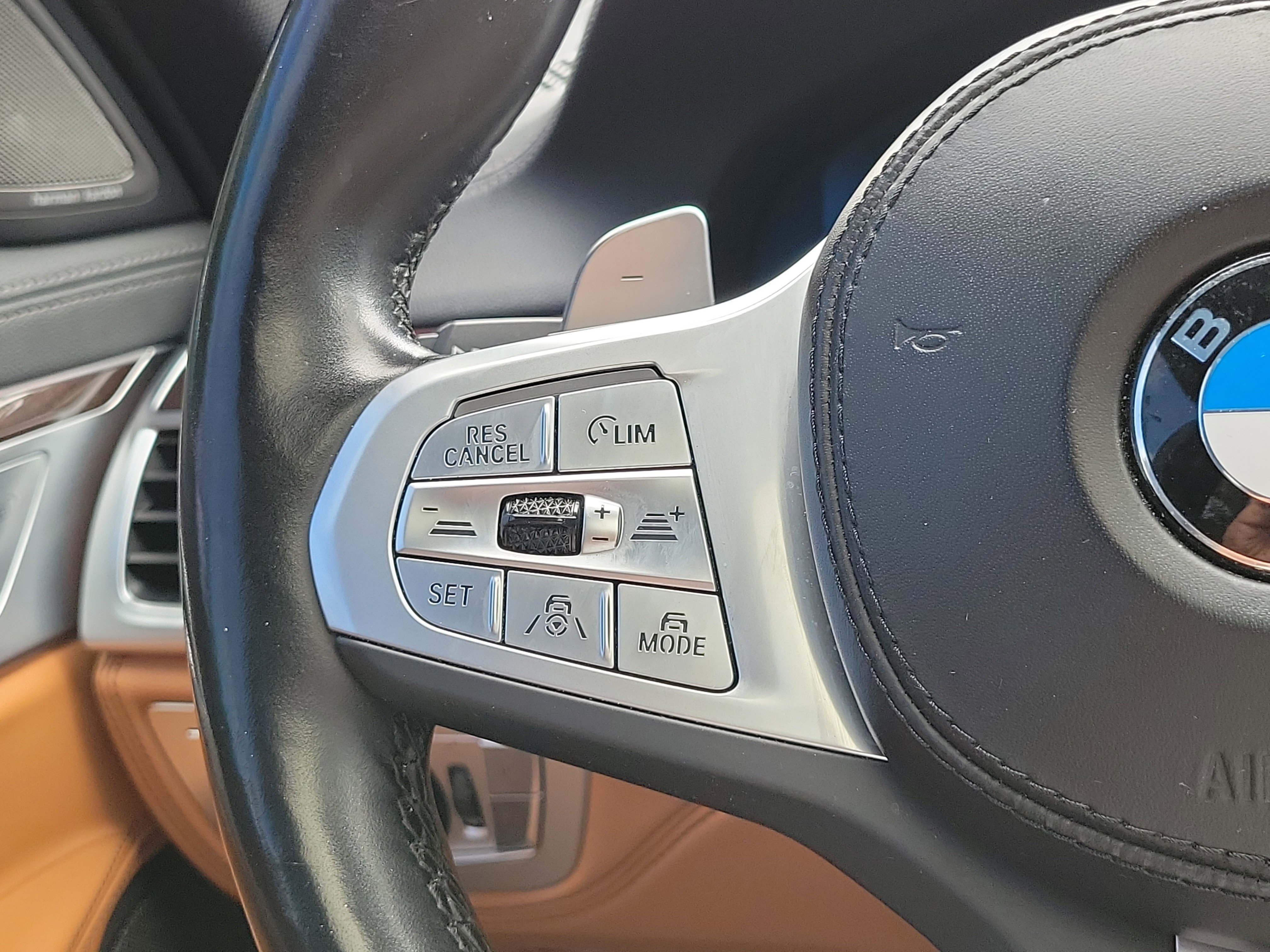 Used 2022 BMW 750i xDrive w/ M Sport Package image 21