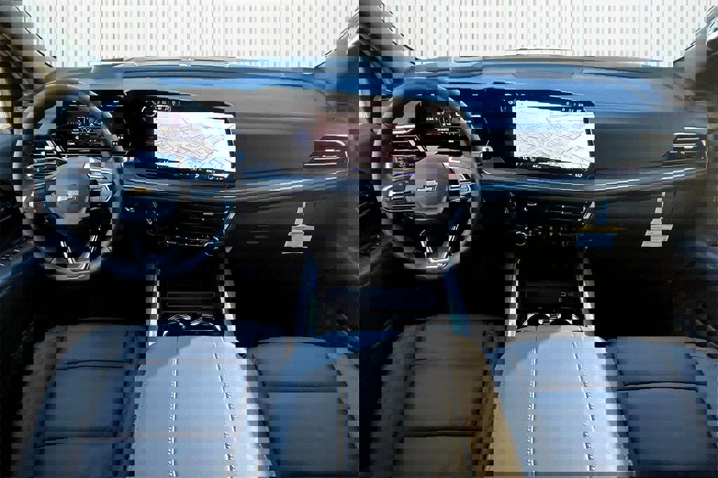 New 2026 Chevrolet Suburban LT w/ Comfort Package image 2