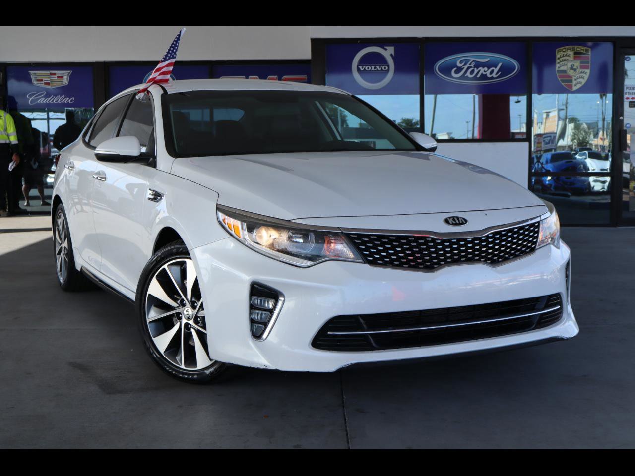 Used 2018 Kia Optima S w/ 18" Alloy Wheels Package image 1