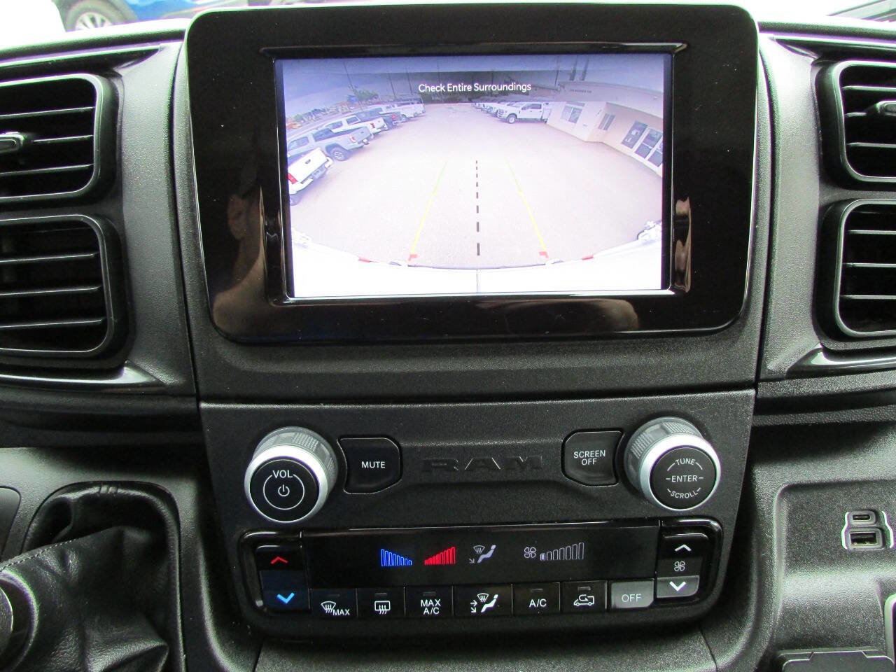 Used 2024 RAM ProMaster 2500 w/ Convenience Group FWD image 19