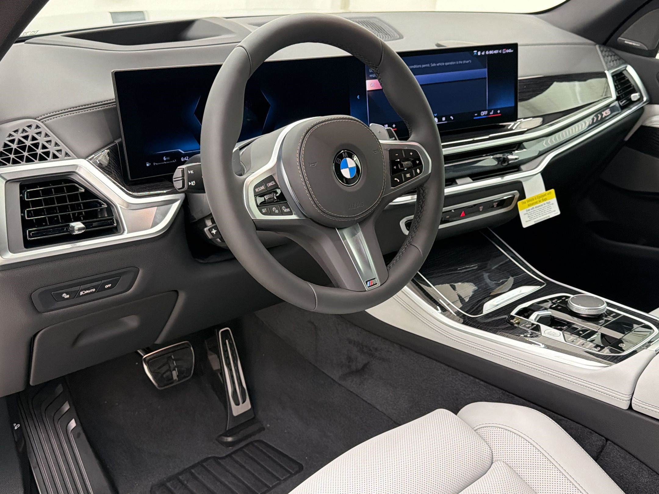 New 2026 BMW X5 xDrive40i w/ M Sport Package AWD/4WD image 4