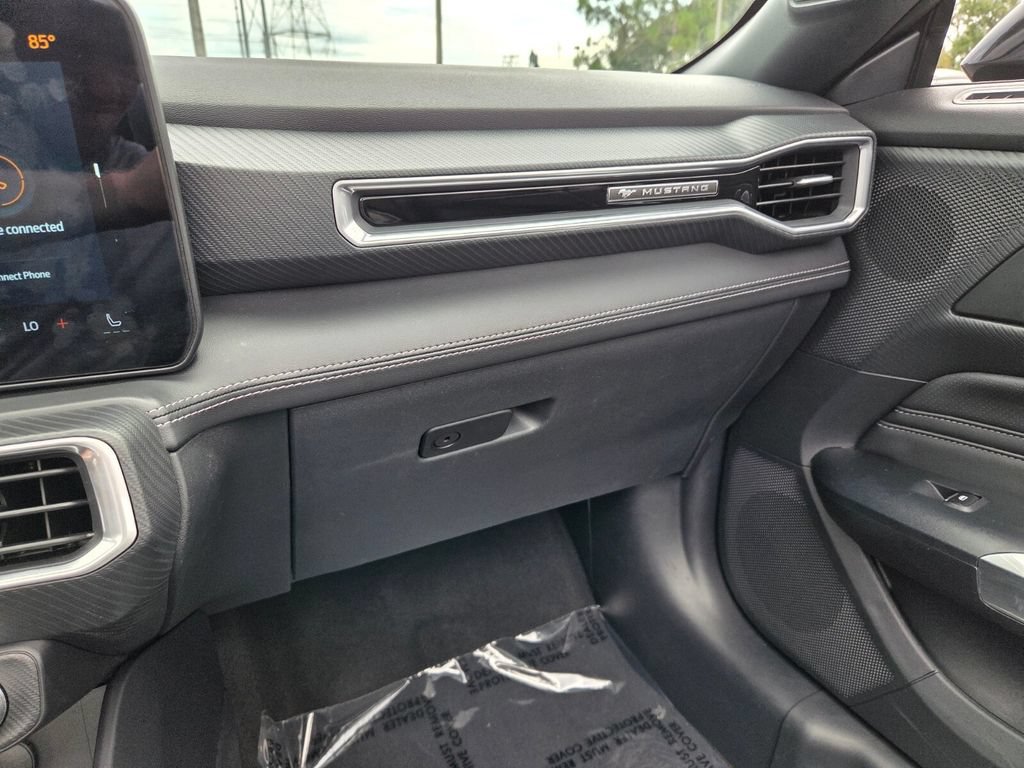 Used 2025 Ford Mustang Premium RWD image 25