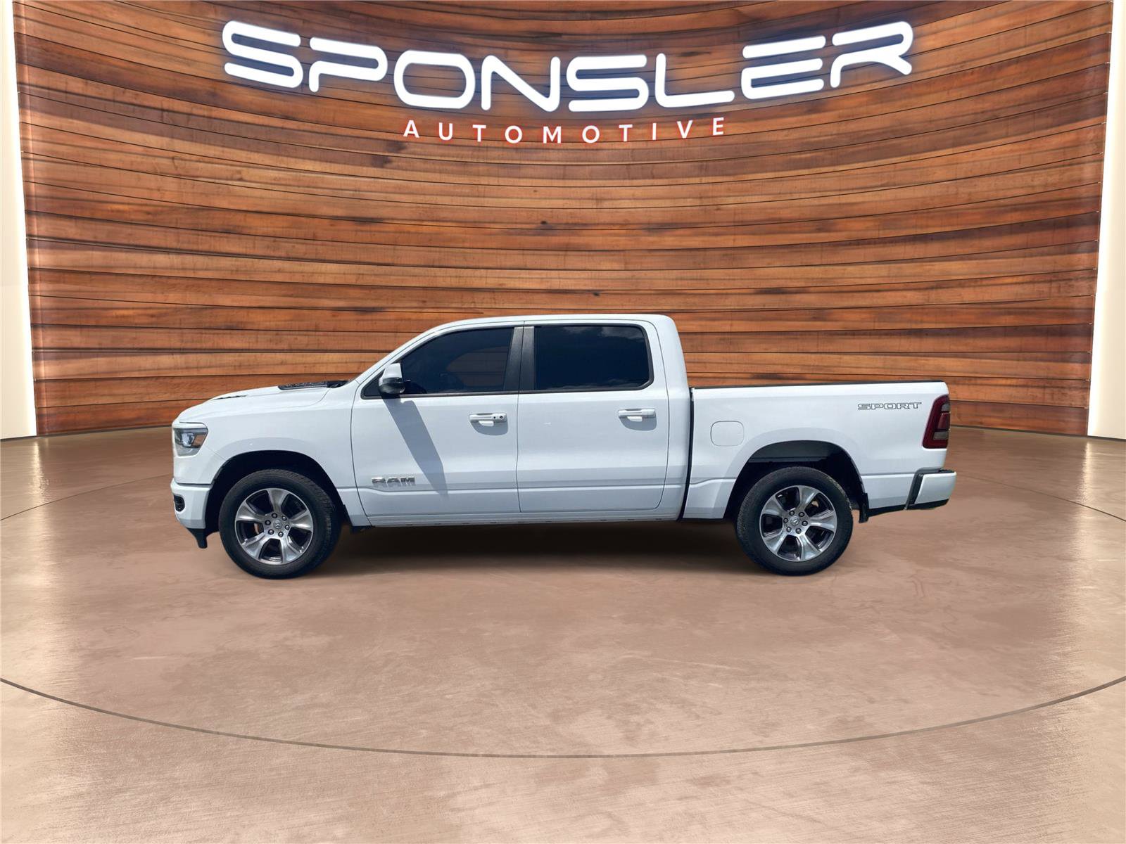 Used 2023 RAM 1500 Laramie AWD/4WD image 2