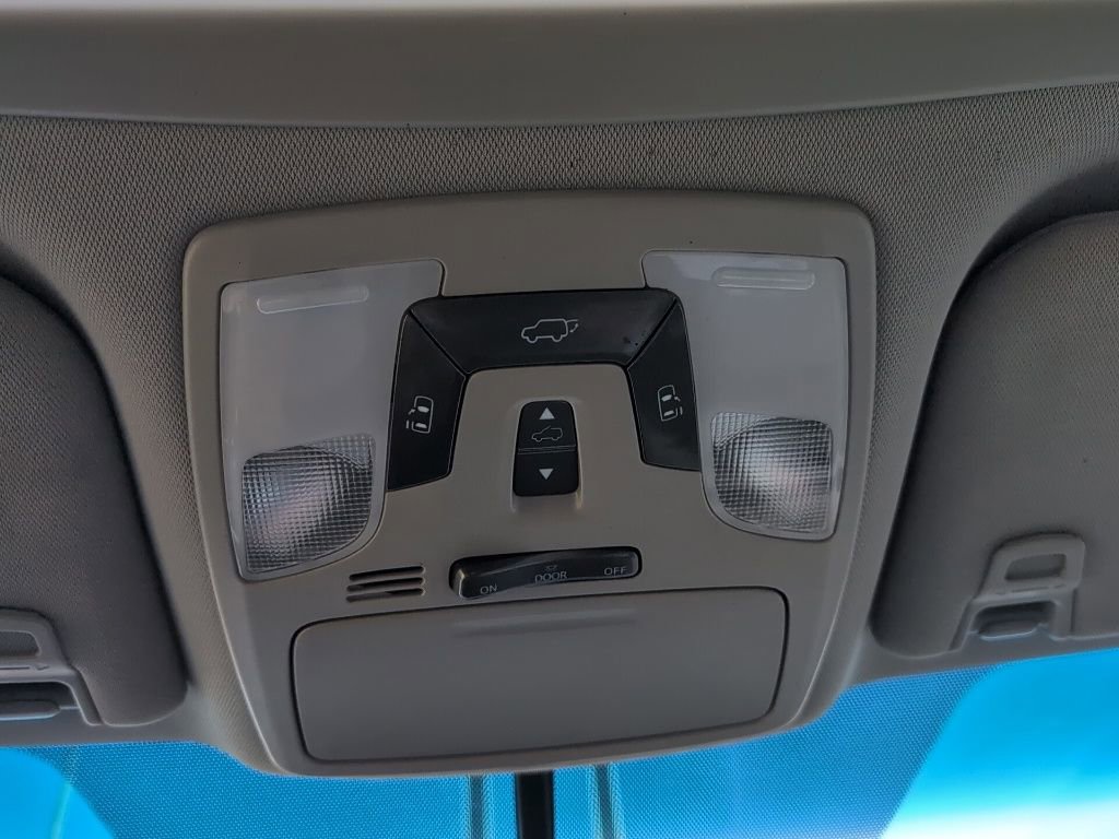 Used 2017 Toyota Sienna XLE w/ XLE Navigation Package image 18