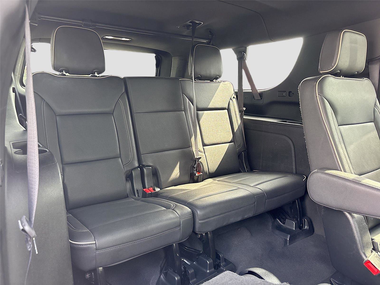 Used 2023 Chevrolet Suburban Premier image 39