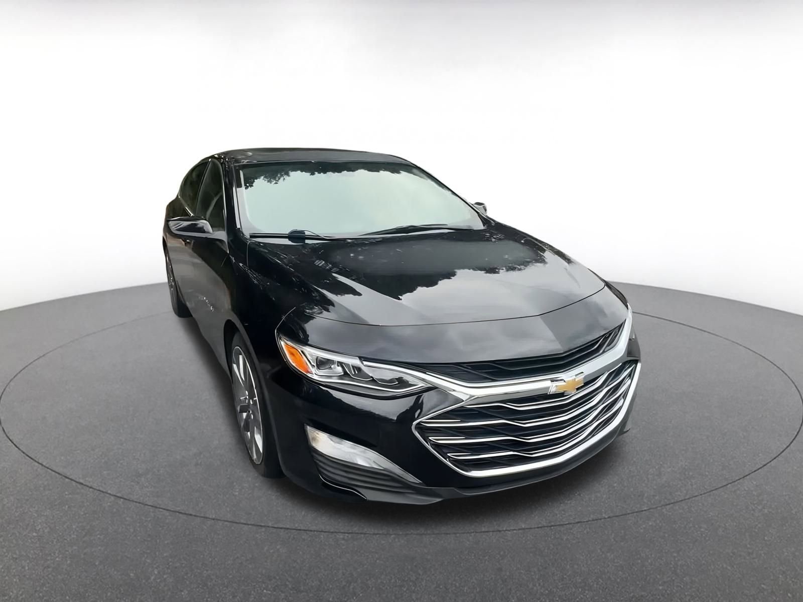 Used 2024 Chevrolet Malibu LT image 3