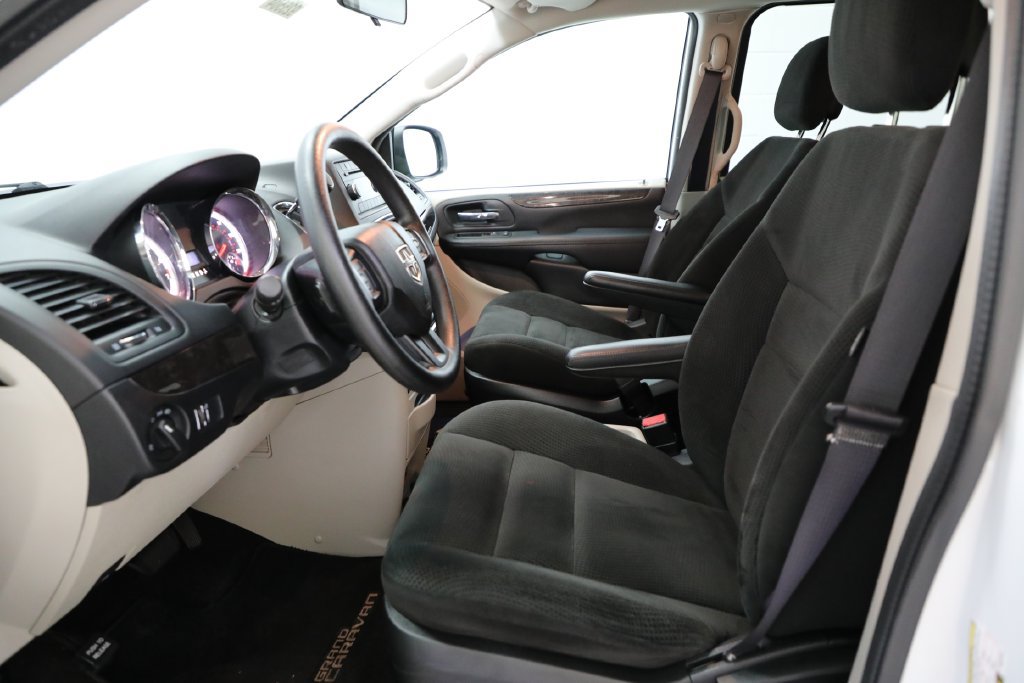 Used 2016 Dodge Grand Caravan SE w/ Quick Order Package 29E SE FWD image 8