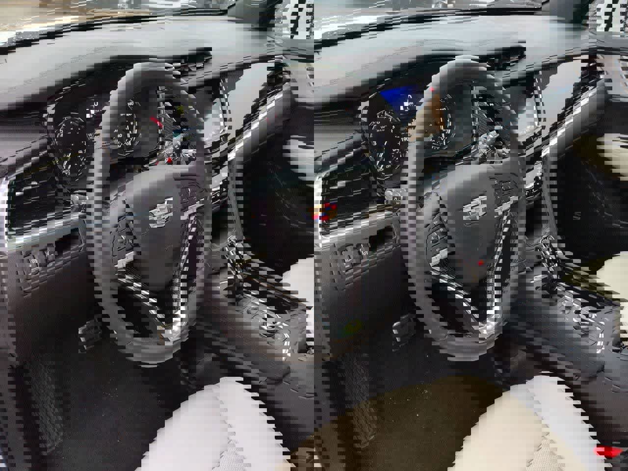 Used 2025 Cadillac XT6 Sport w/ LPO, Floor Liner Package image 2