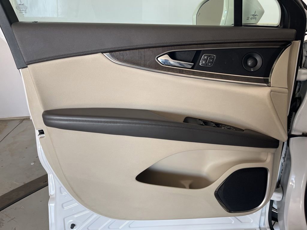 Used 2019 Lincoln Nautilus Reserve AWD/4WD image 25