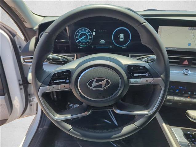 Used 2024 Hyundai Elantra Limited FWD image 16