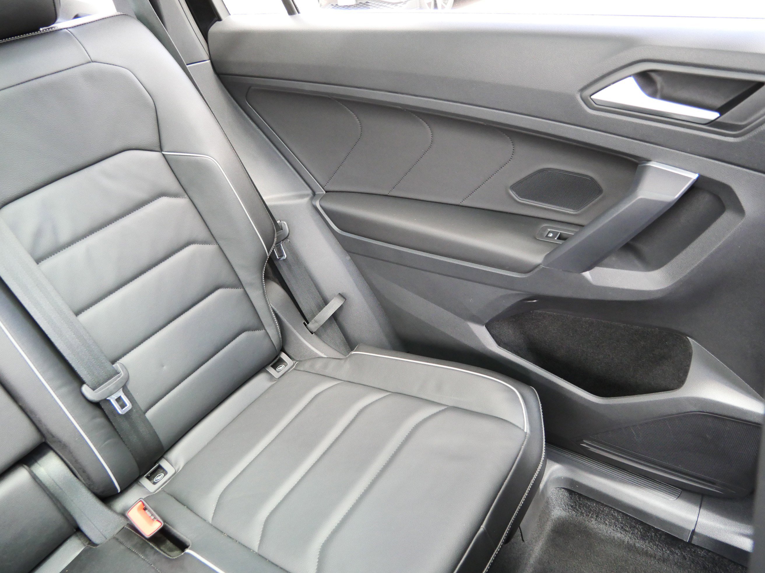Used 2021 Volkswagen Tiguan SEL Premium R-Line AWD/4WD image 14