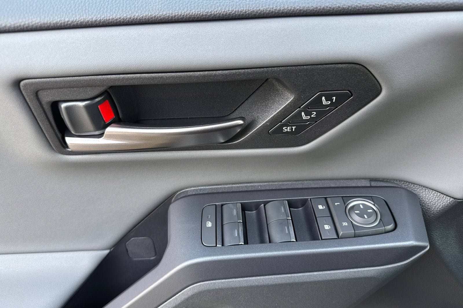 New 2026 Toyota RAV4 XSE AWD/4WD image 11