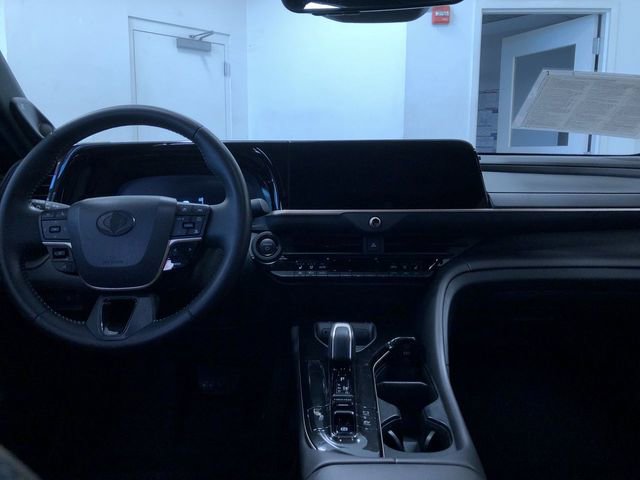 Certified 2025 Toyota Crown Nightshade AWD/4WD image 18