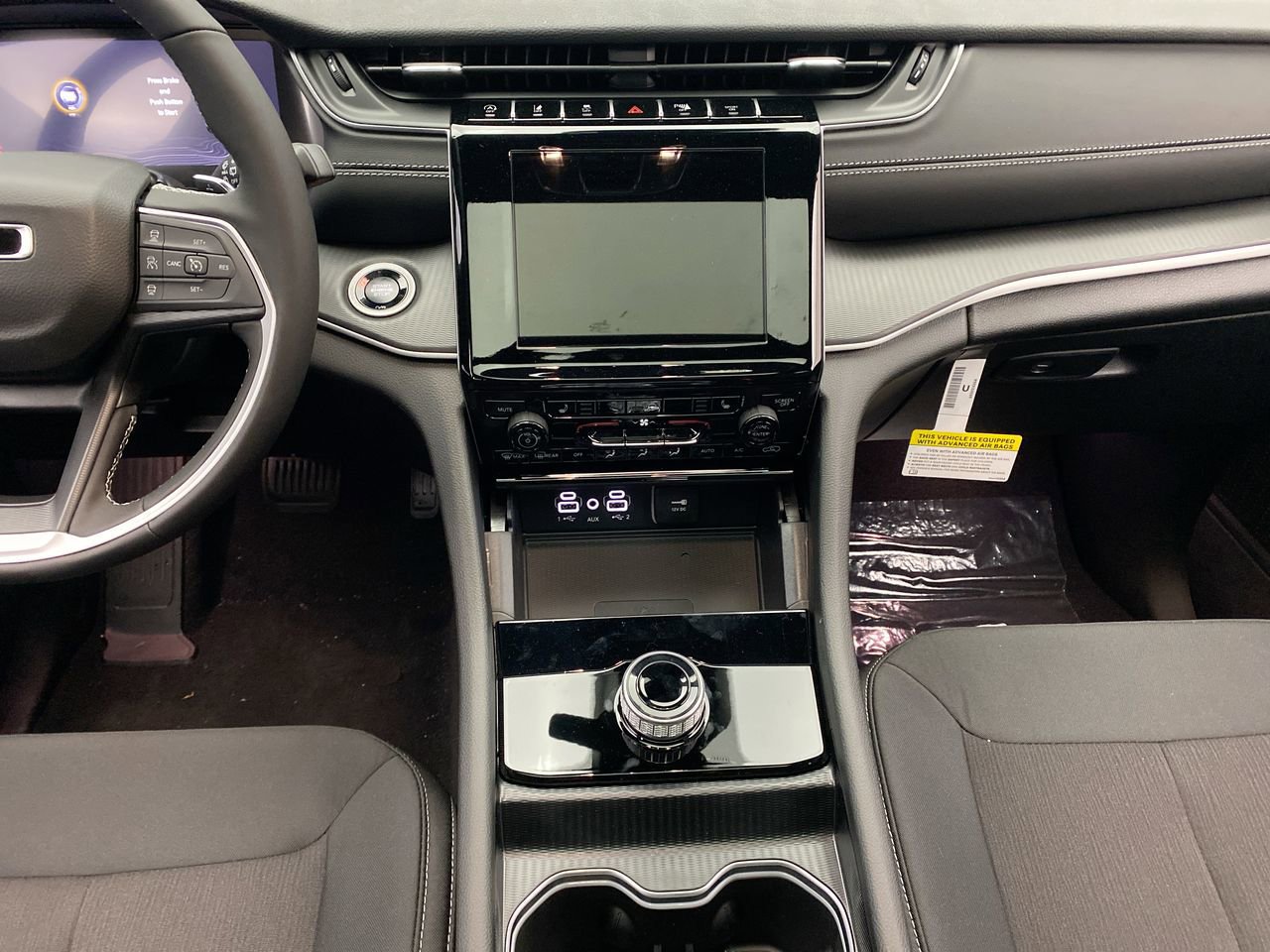 New 2025 Jeep Grand Cherokee Laredo X w/ Luxury Tech Group I AWD/4WD image 18