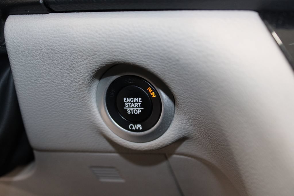 Used 2024 Nissan Versa SR FWD image 73