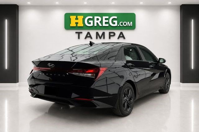 Used 2023 Hyundai Elantra SEL FWD image 6