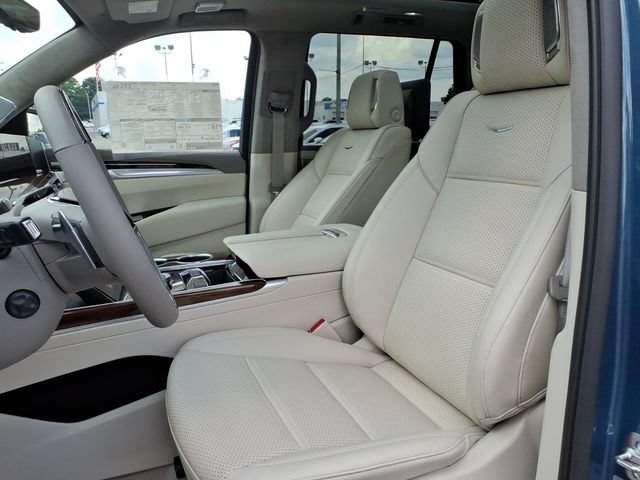 New 2026 Cadillac Escalade Platinum Luxury w/ LPO, Radiant Package AWD/4WD image 10