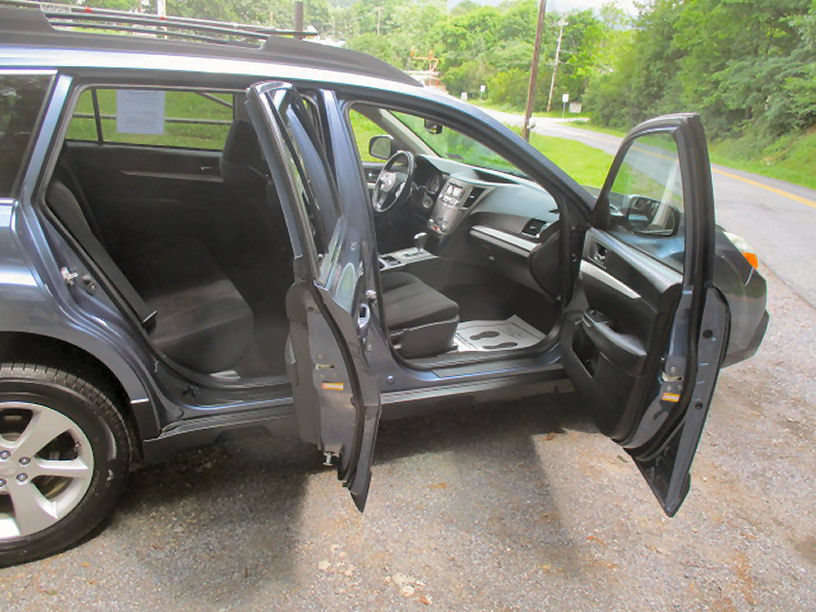 Used 2013 Subaru Outback 2.5i Premium w/ Popular Pkg 1A AWD/4WD image 11