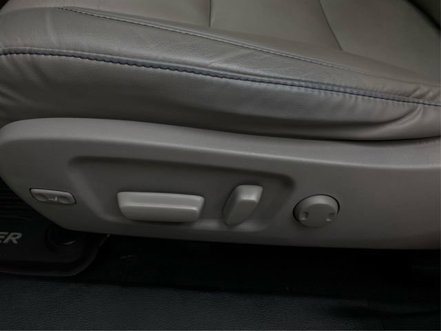 Used 2019 Toyota Highlander XLE AWD/4WD image 24