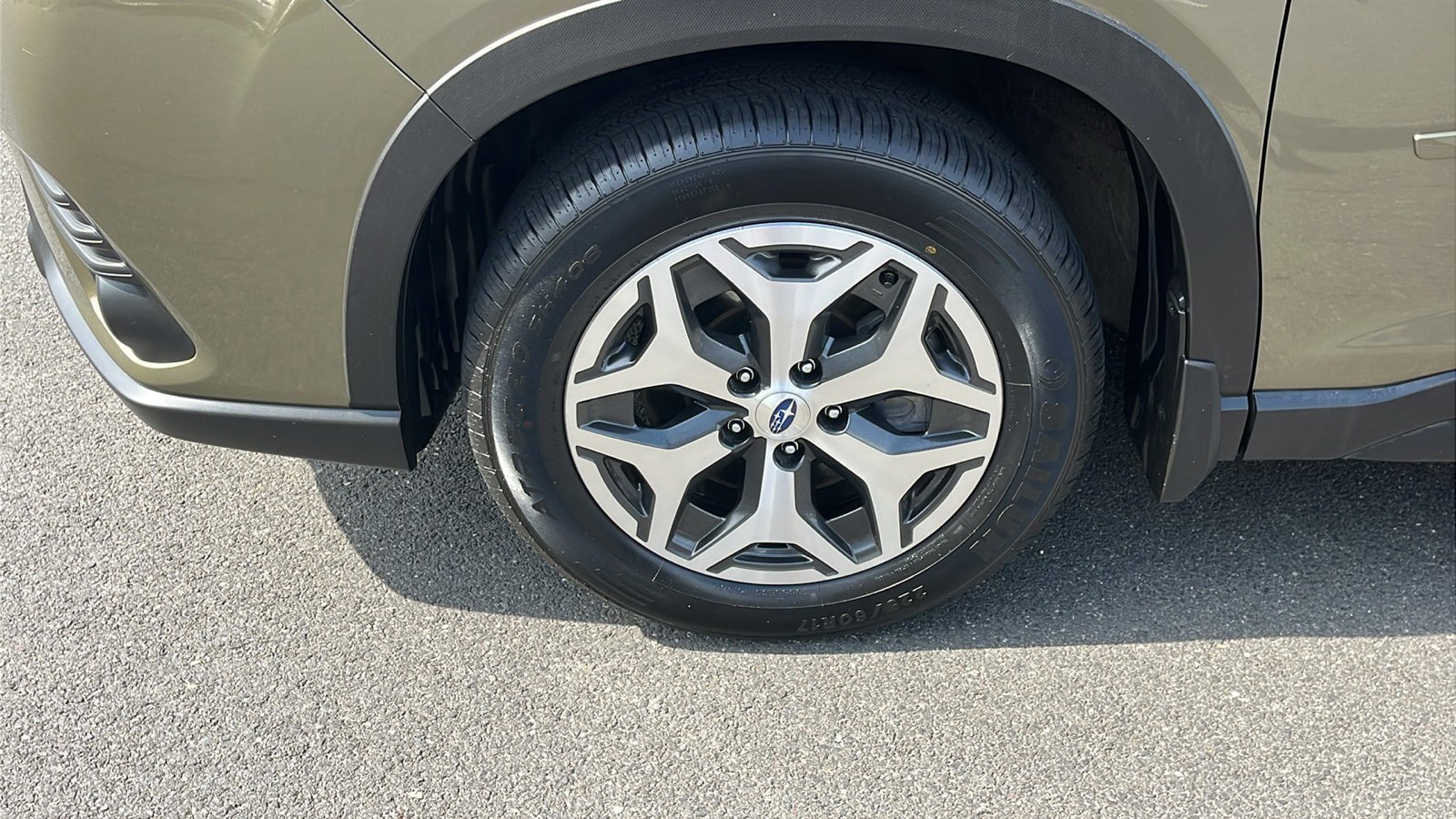 Certified 2023 Subaru Forester Premium AWD/4WD image 9
