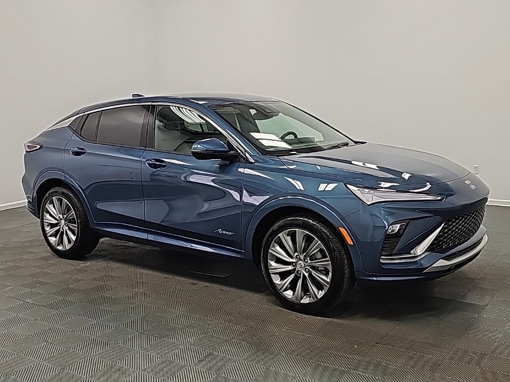 New 2026 Buick Envista Avenir image 2