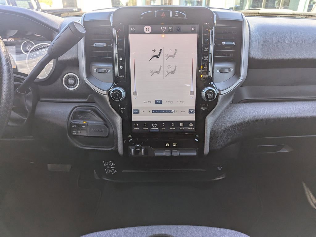 Used 2024 RAM 2500 Tradesman w/ Chrome Appearance Group image 12