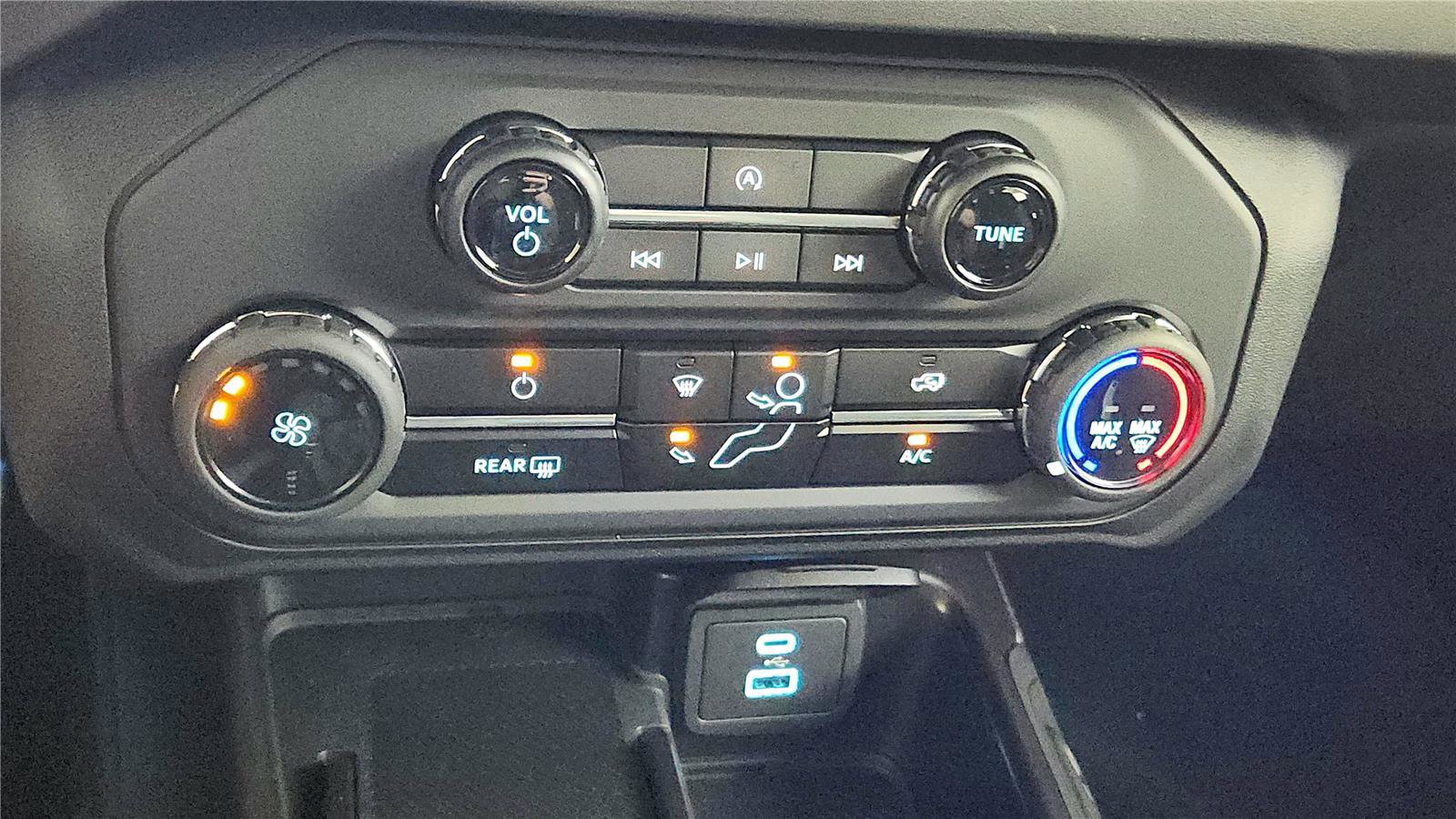 New 2025 Ford Bronco 4-Door image 33