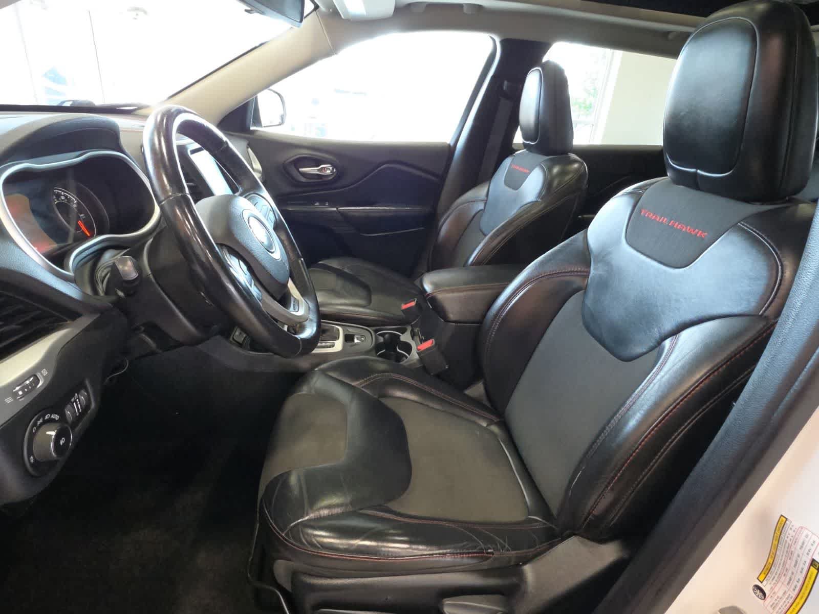 Used 2016 Jeep Cherokee Trailhawk w/ Cold Weather Group AWD/4WD image 16