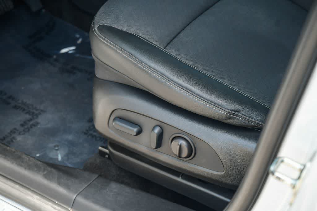 Used 2022 Buick Encore GX Preferred w/ Cold Weather Comfort Package FWD image 25