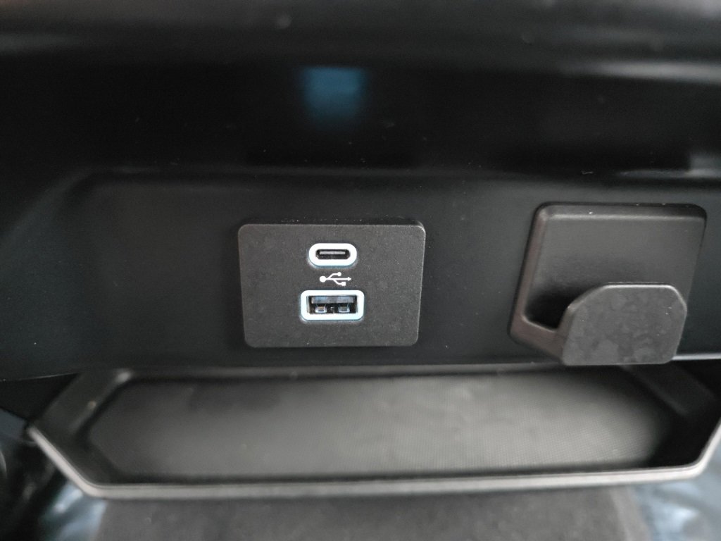 Used 2024 Ford F150 XLT image 32