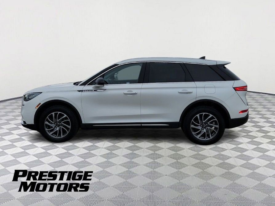 Used 2022 Lincoln Corsair AWD w/ Equipment Group 101A image 4