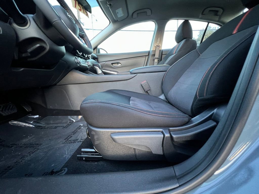 Certified 2025 Nissan Sentra SR image 14