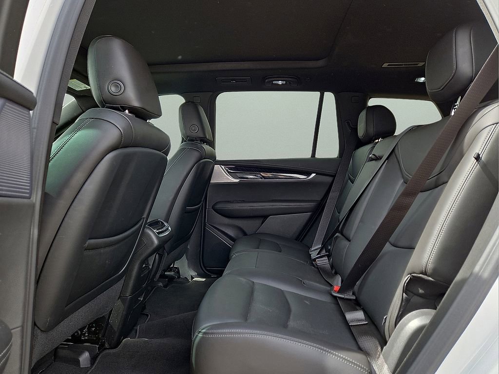 Used 2023 Cadillac XT6 Premium Luxury FWD image 17