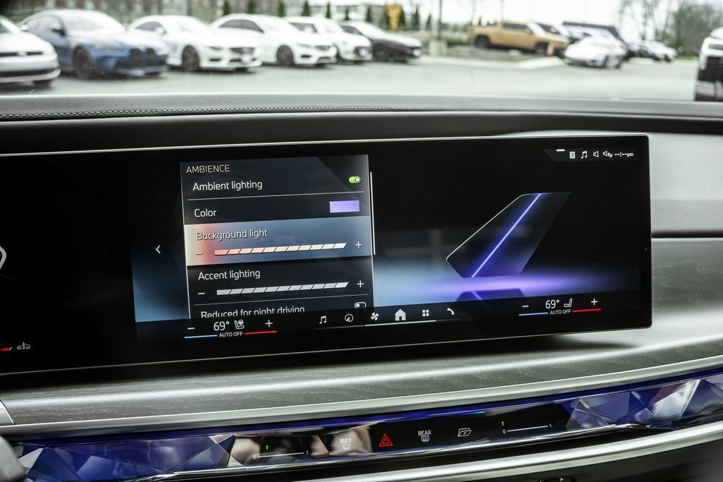 Used 2023 BMW 760i xDrive w/ Executive Package image 9