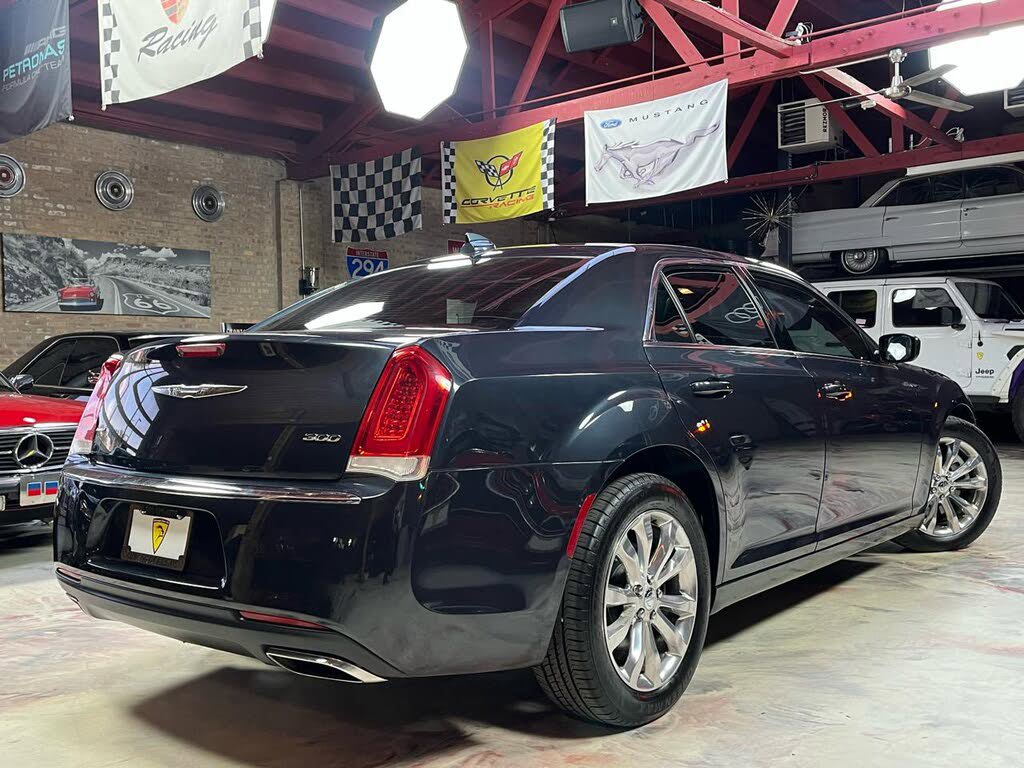 Used 2016 Chrysler 300 Limited AWD/4WD image 3