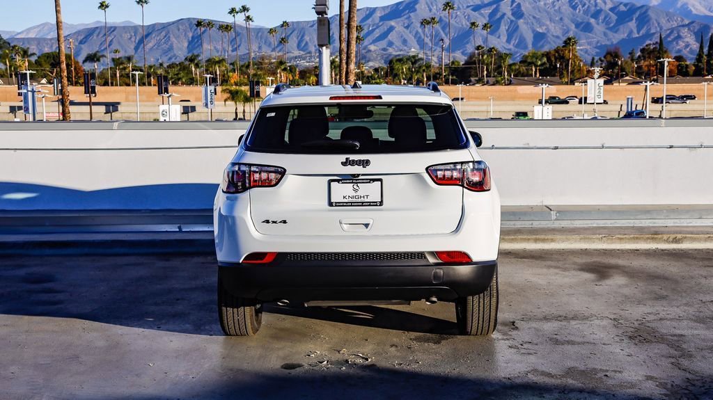 New 2026 Jeep Compass Latitude image 8