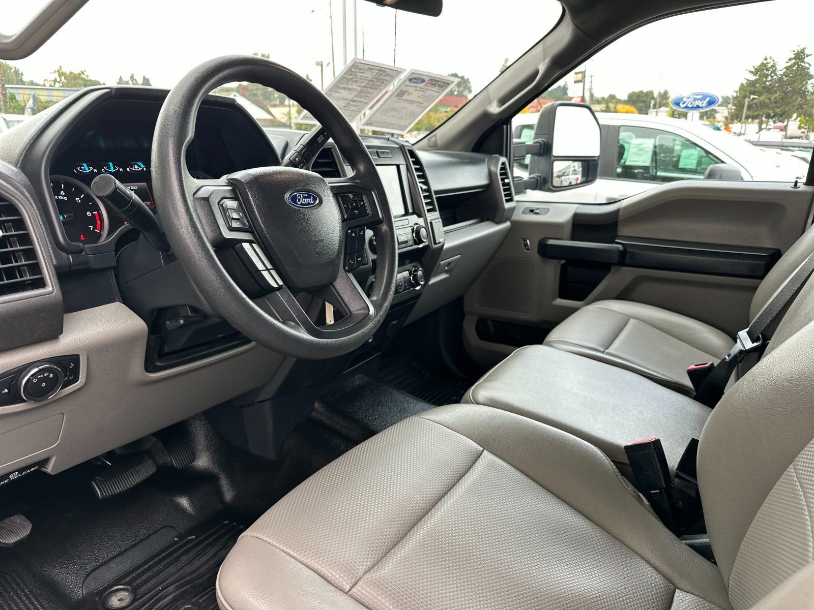 Used 2022 Ford F250 XL w/ Power Equipment Group image 10