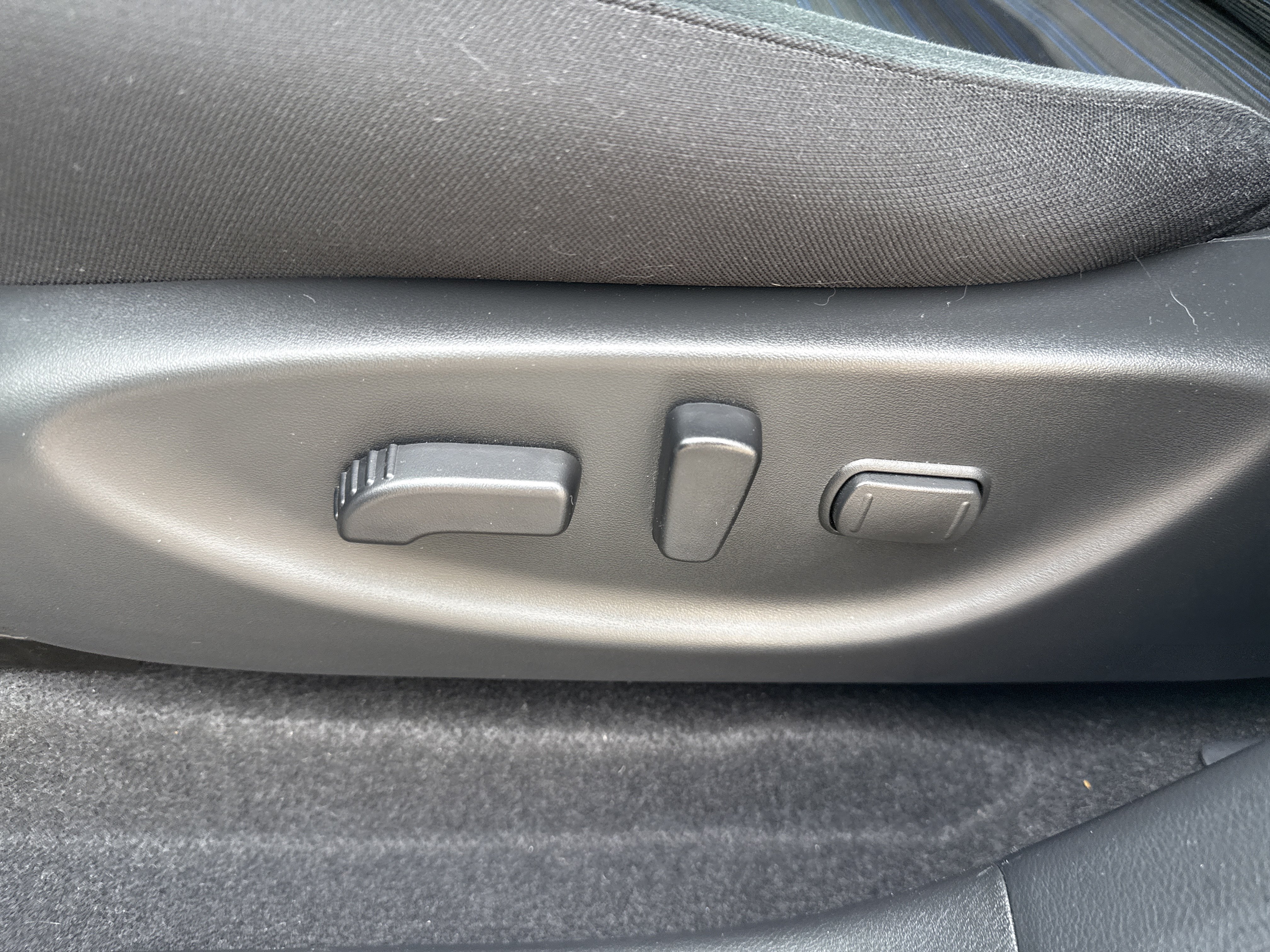 Certified 2025 Nissan Leaf SV Plus FWD image 18