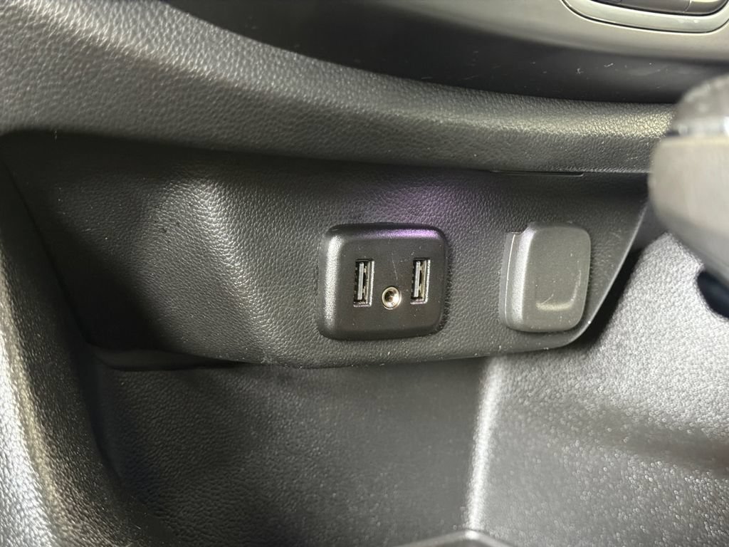 Used 2020 Chevrolet Traverse LS FWD image 9