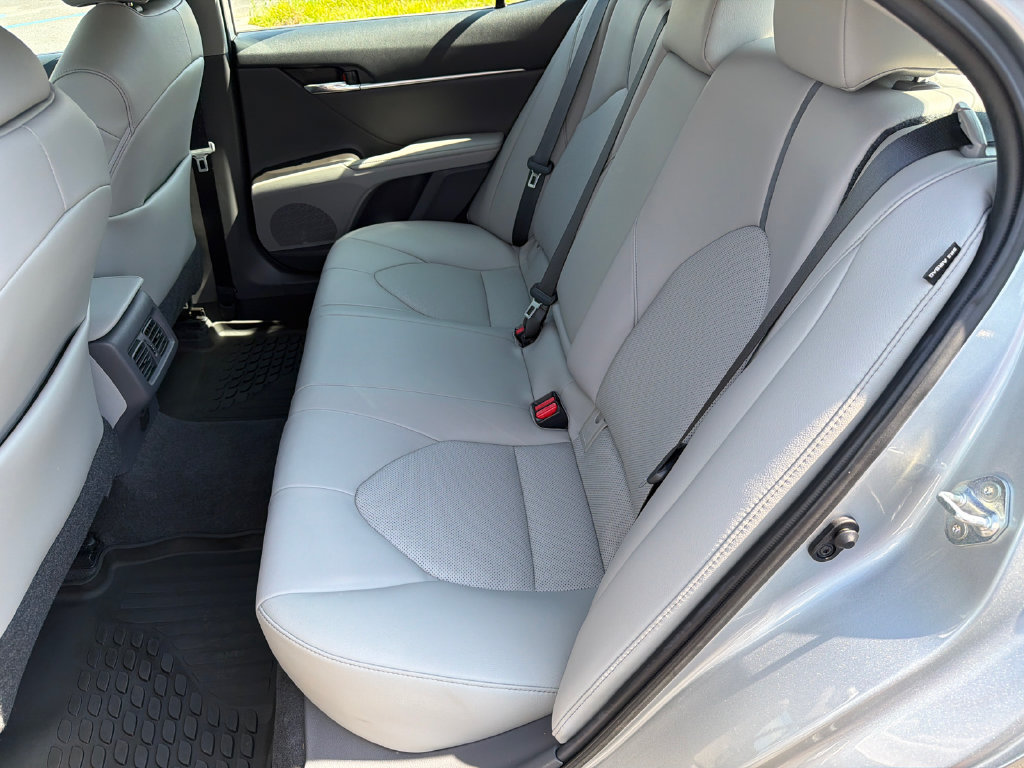 Used 2021 Toyota Camry XLE FWD image 22