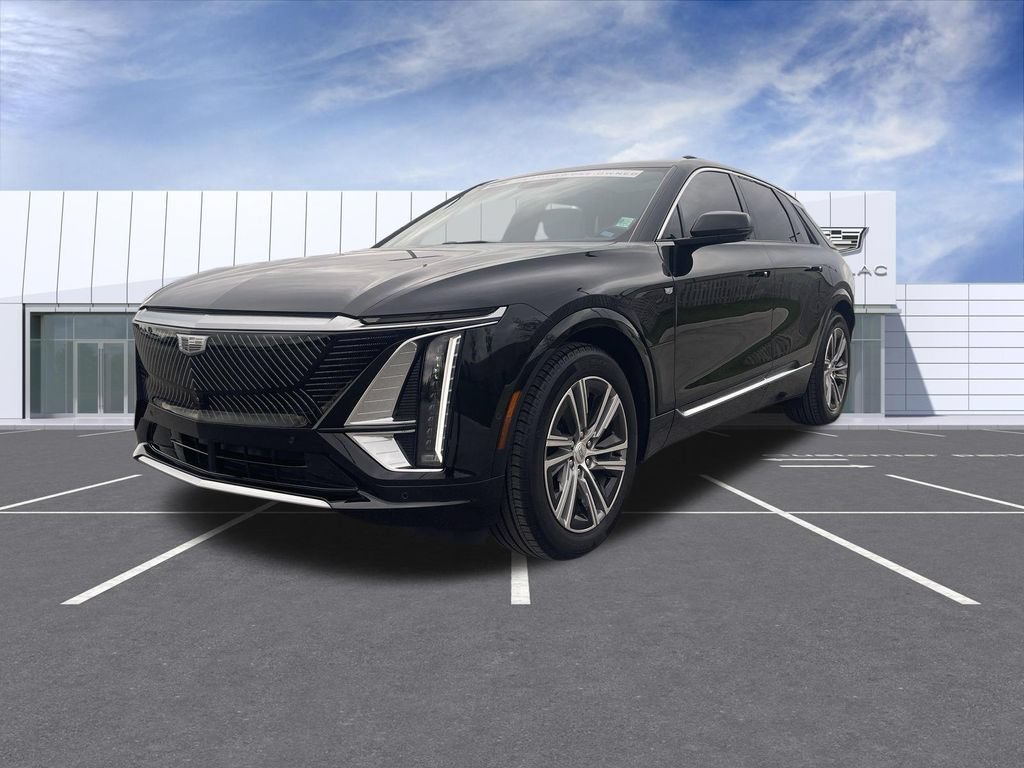 Certified 2024 Cadillac Lyriq Luxury w/ LPO, Floor Liner Package AWD/4WD image 4