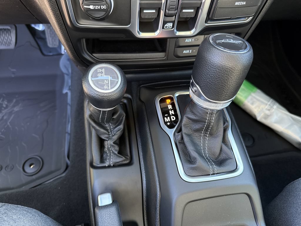 New 2026 Jeep Gladiator Sport AWD/4WD image 30