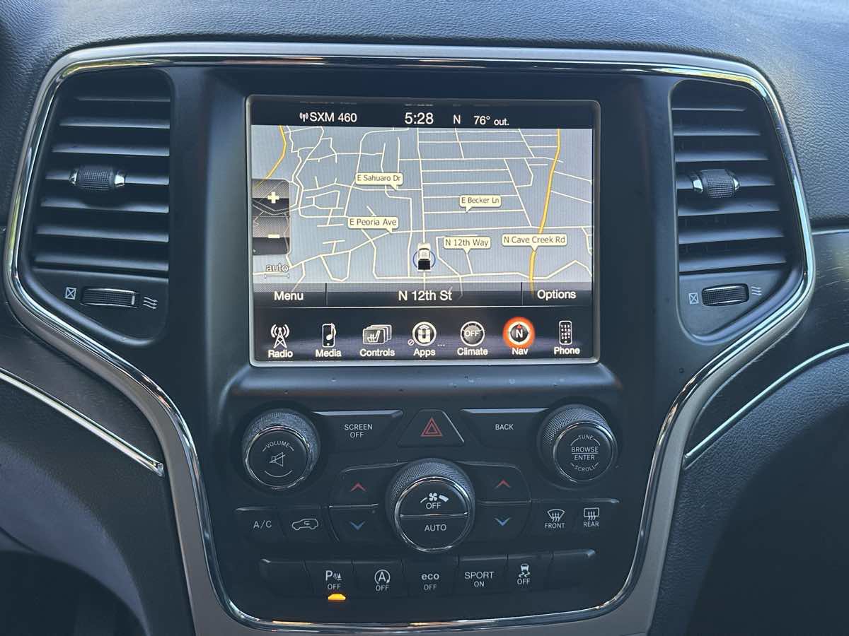 Used 2017 Jeep Grand Cherokee Limited w/ Luxury Group II AWD/4WD image 28