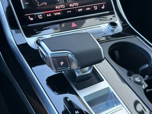 Used 2023 Audi Q8 Prestige AWD/4WD image 26