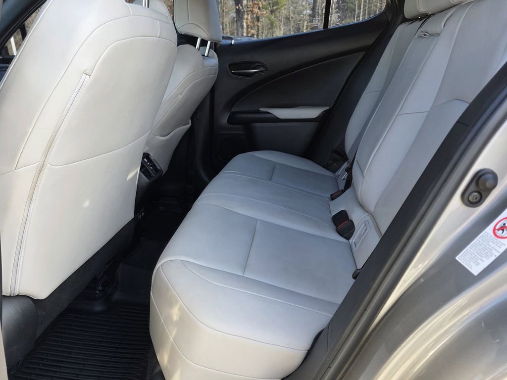 Used 2019 Lexus UX 200 w/ Premium Package image 17