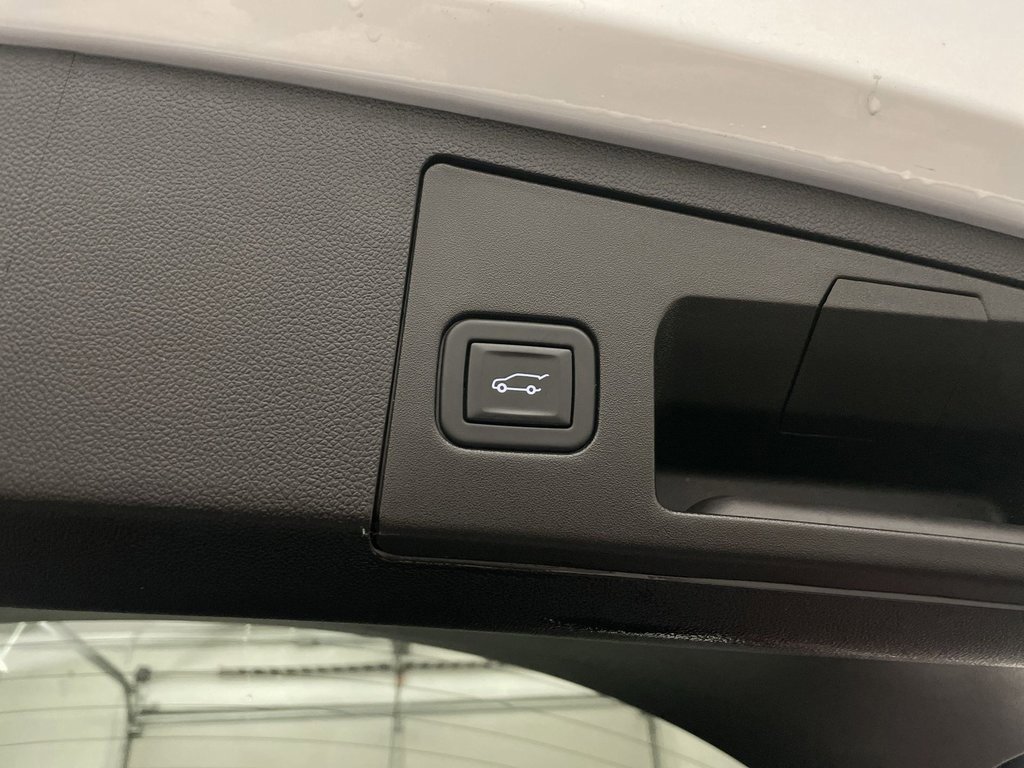 Used 2023 Cadillac XT4 Luxury image 27