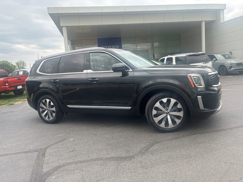 Used 2020 Kia Telluride EX w/ EX Premium Package FWD image 2