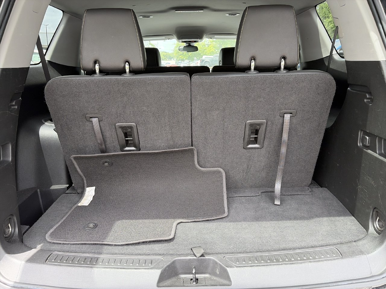 Used 2023 GMC Acadia SLT FWD image 33