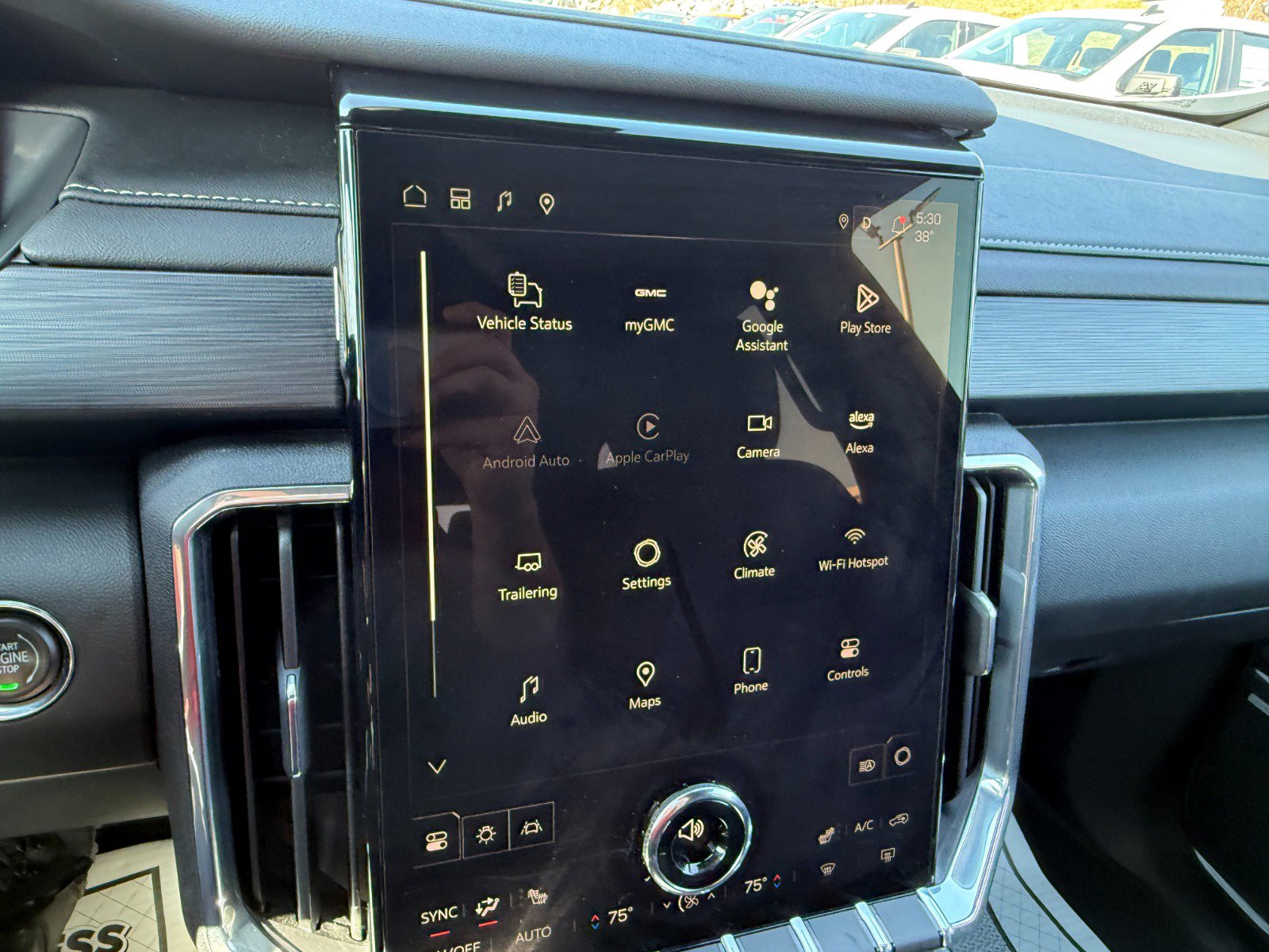 Used 2025 GMC Acadia Elevation image 36