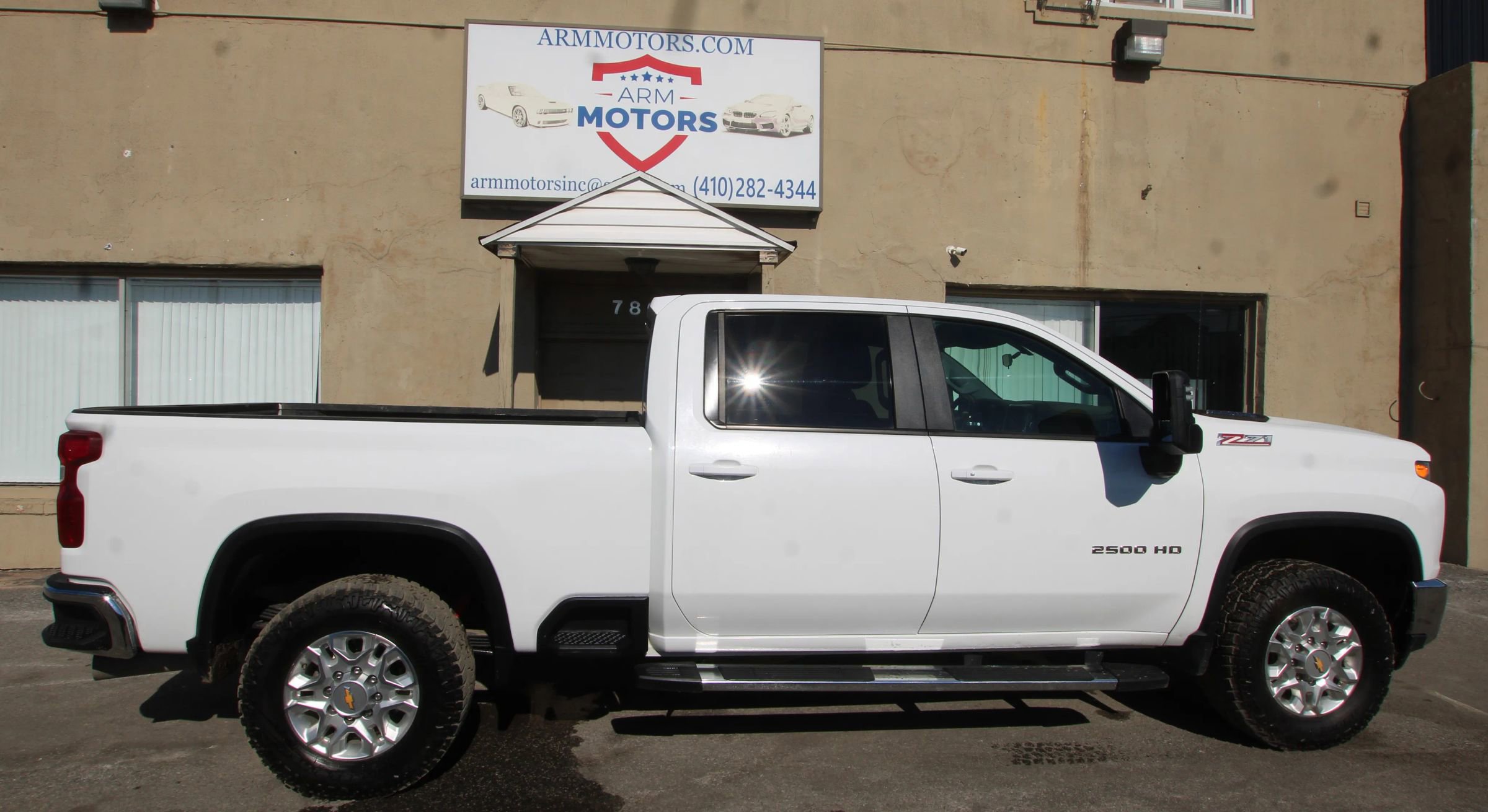 Used 2023 Chevrolet Silverado 2500 LT w/ Convenience Package image 4